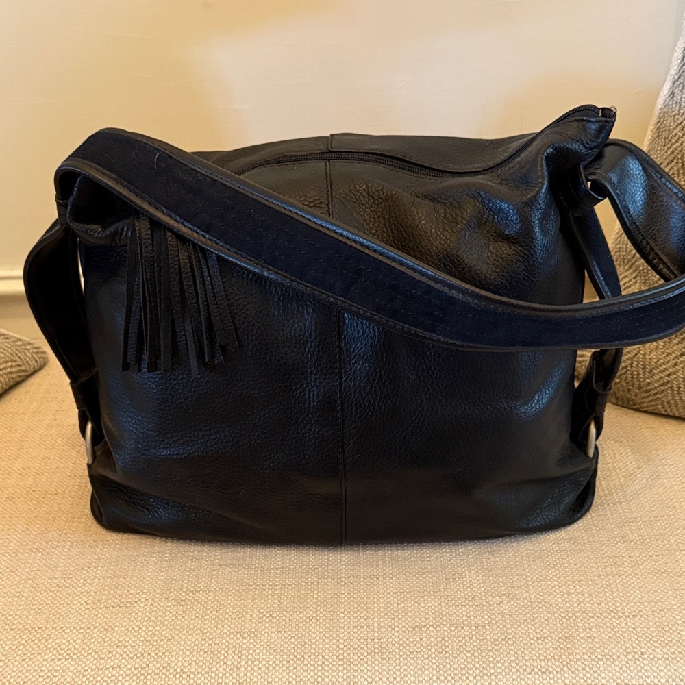 Lina Black Leather Shoulder Bag